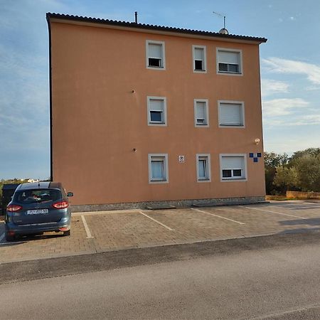 Apartment Zlatko โรวีน ภายนอก รูปภาพ