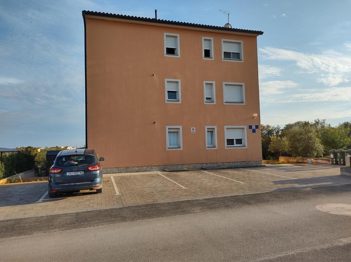 Apartment Zlatko โรวีน ภายนอก รูปภาพ