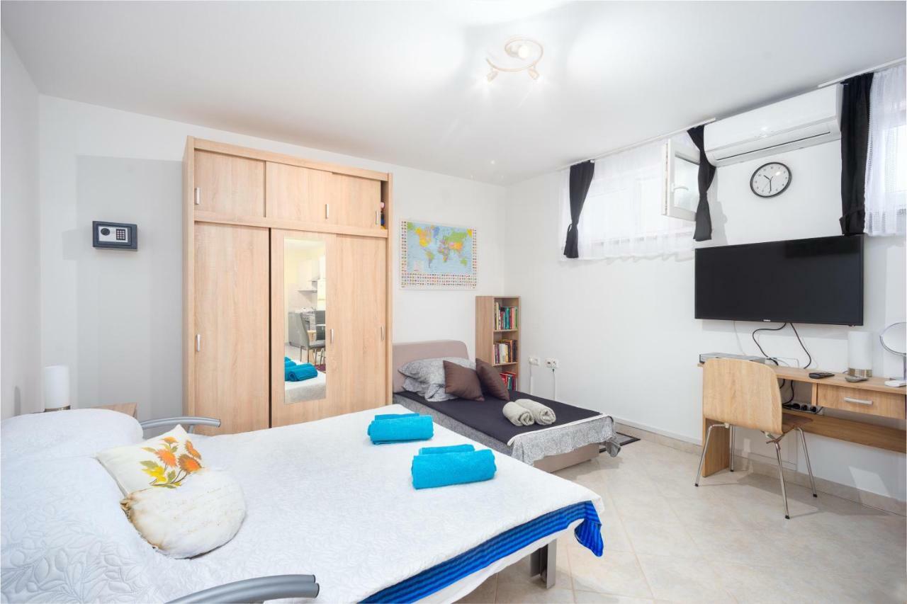 Apartment Zlatko โรวีน ภายนอก รูปภาพ