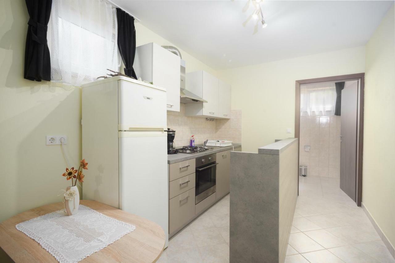 Apartment Zlatko โรวีน ภายนอก รูปภาพ